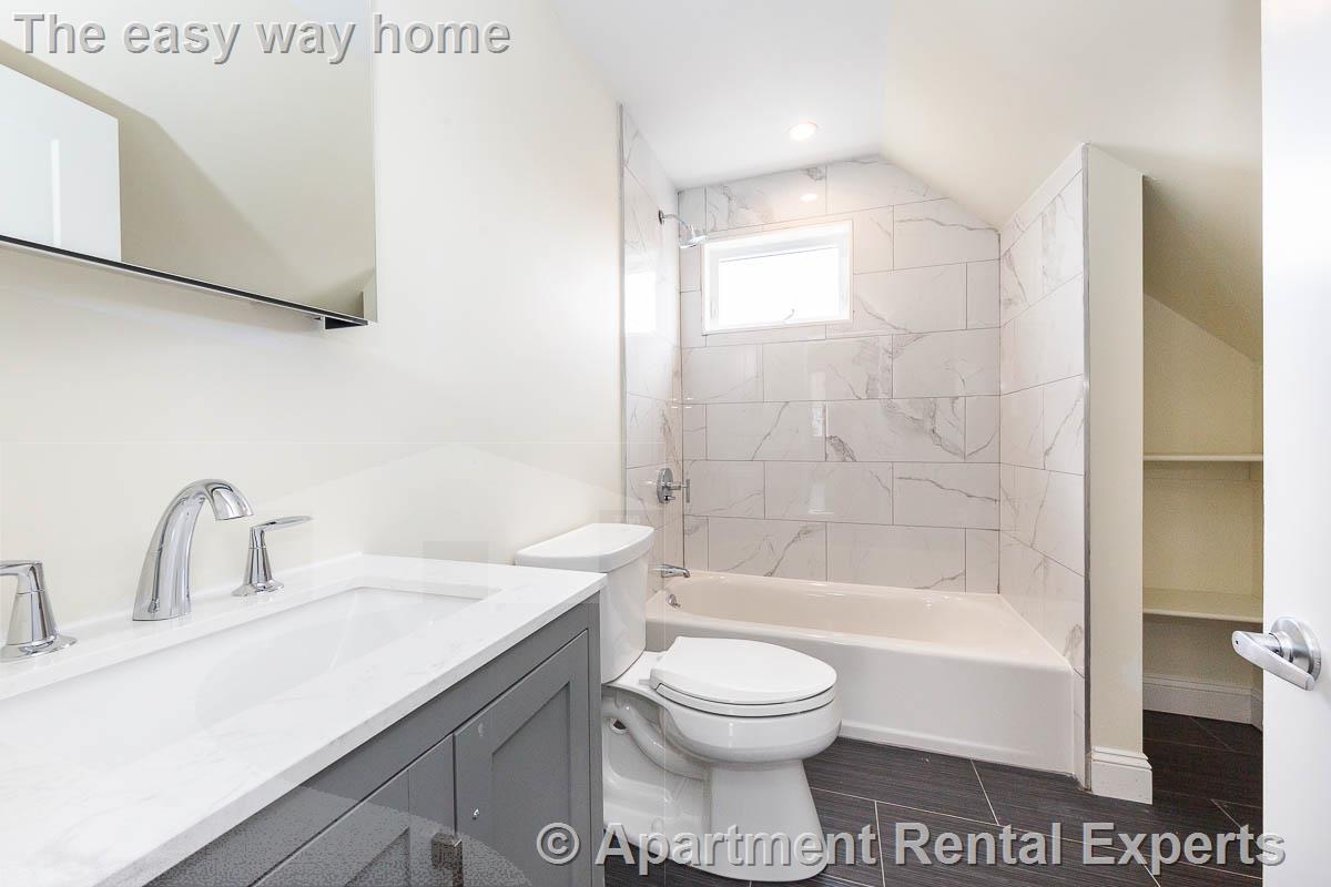 28 Albion St, Ball Square