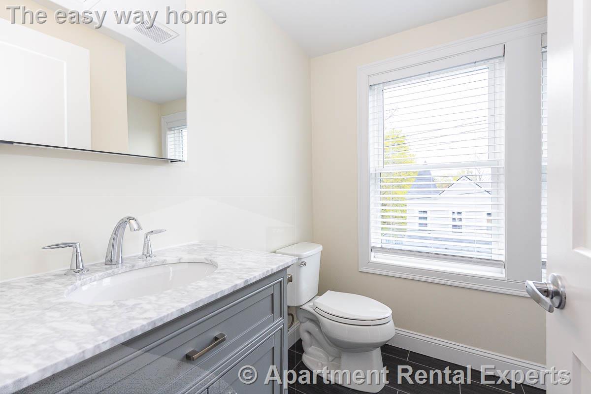 28 Albion St, Ball Square