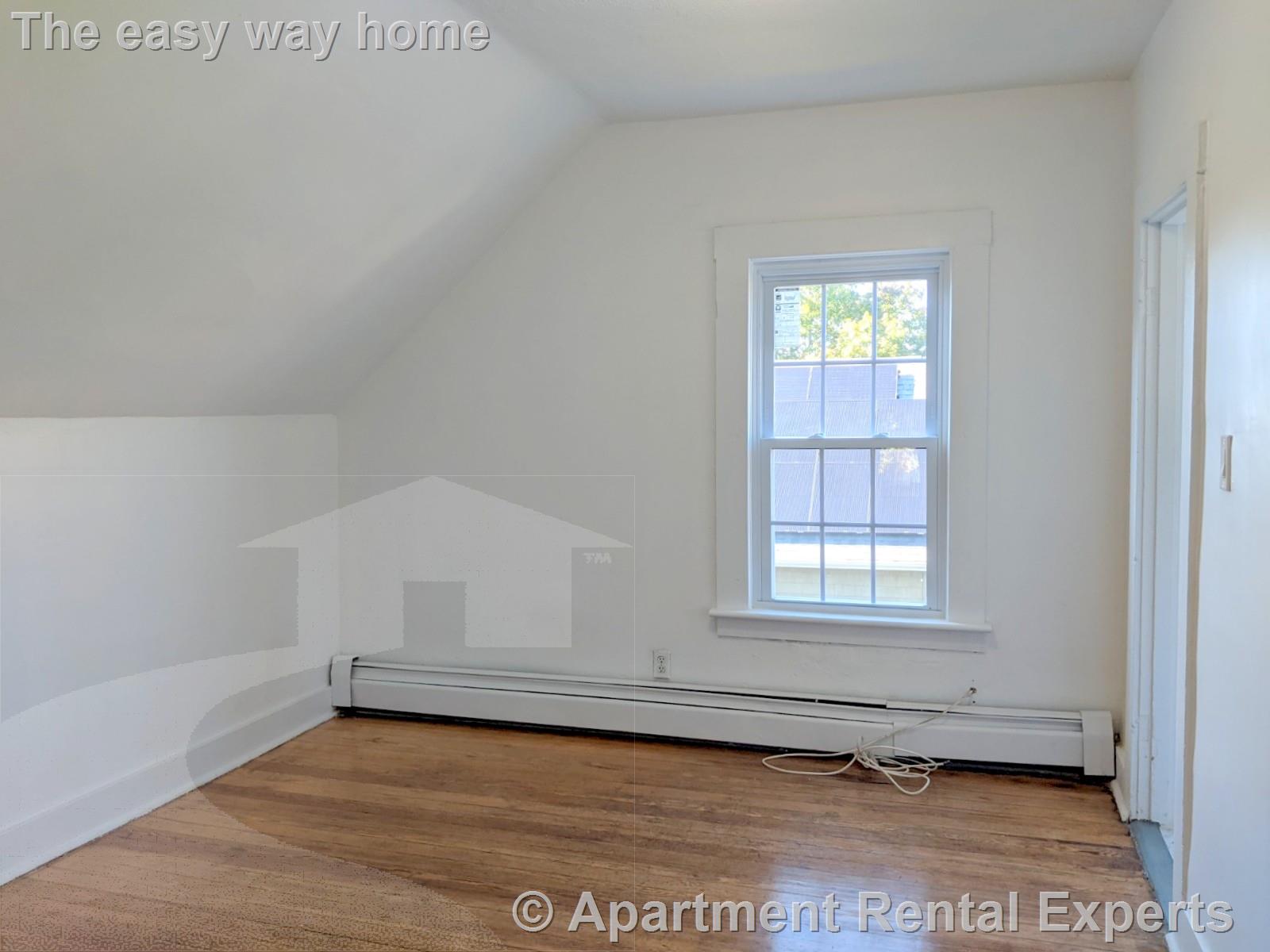 102 Willow Ave, Davis Square