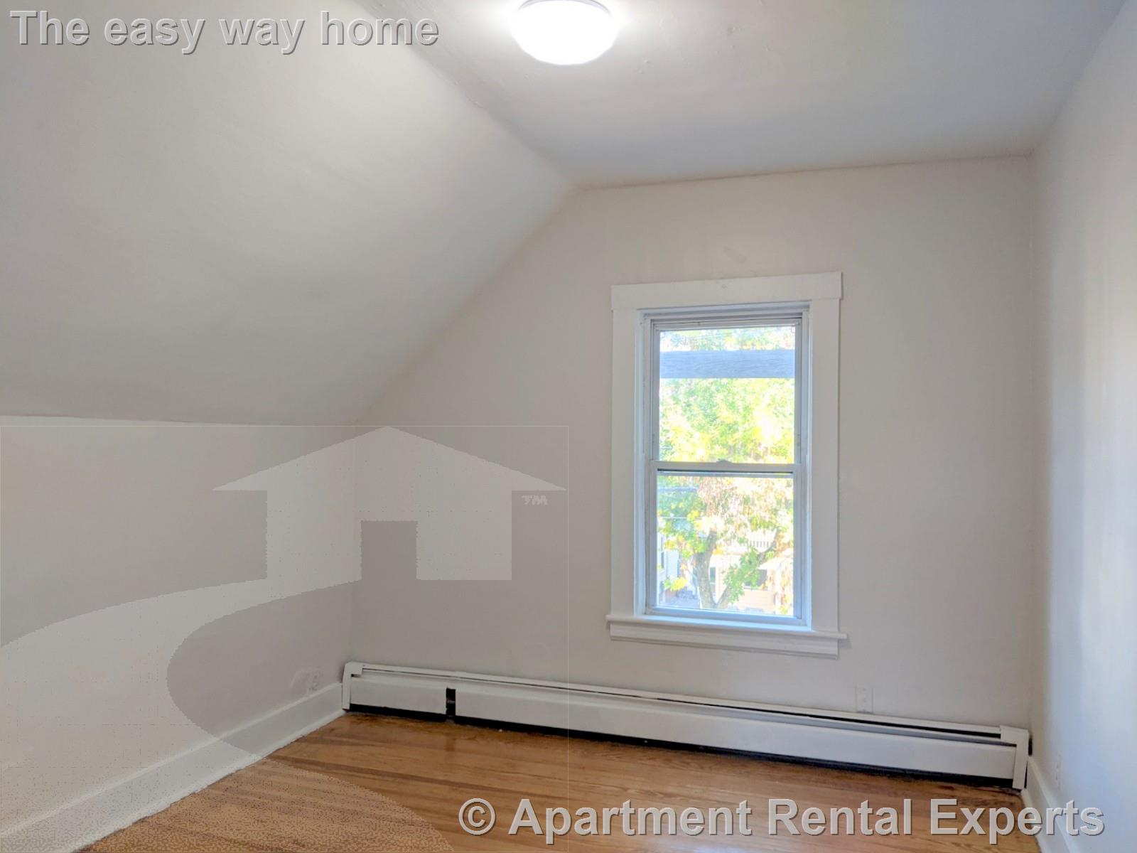 102 Willow Ave, Davis Square