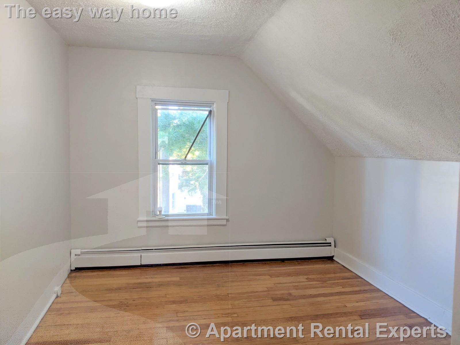 102 Willow Ave, Davis Square