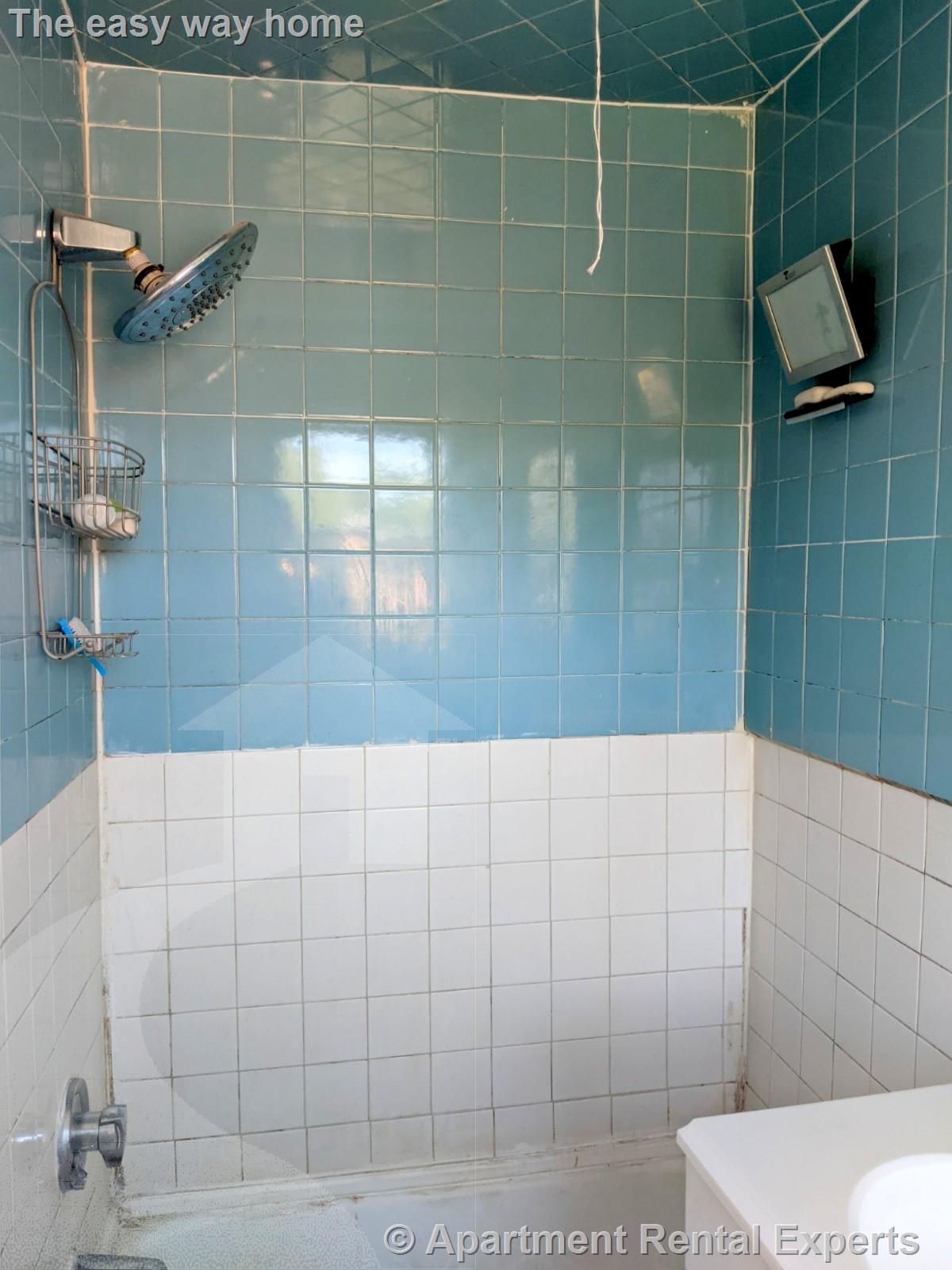 102 Willow Ave, Davis Square