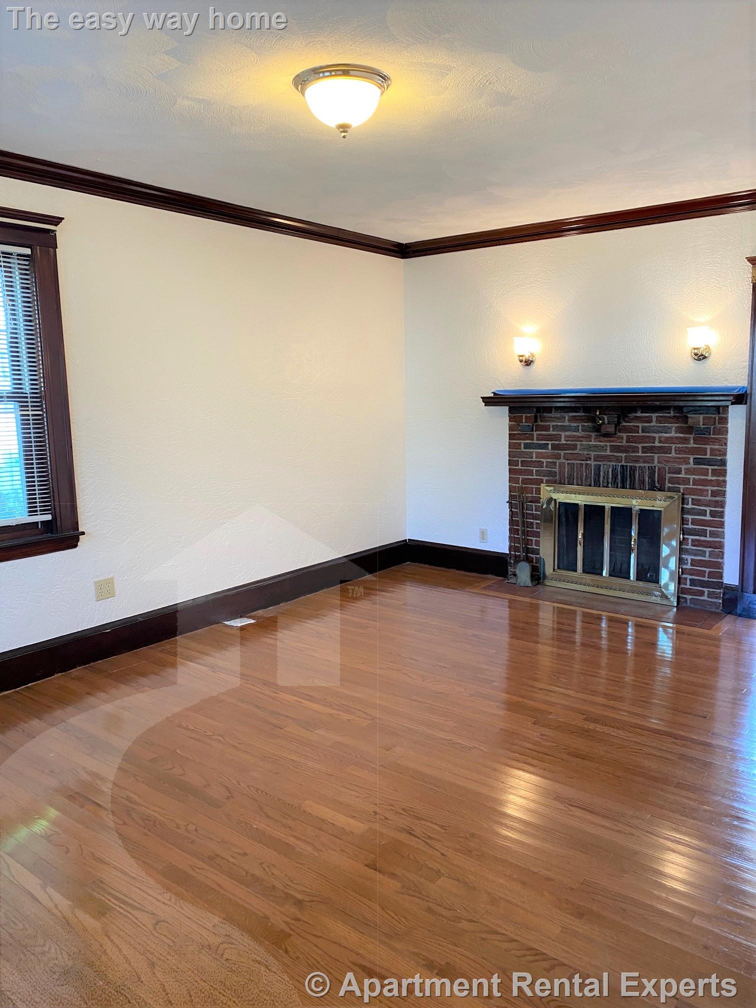 364 Auburndale Ave, Auburndale