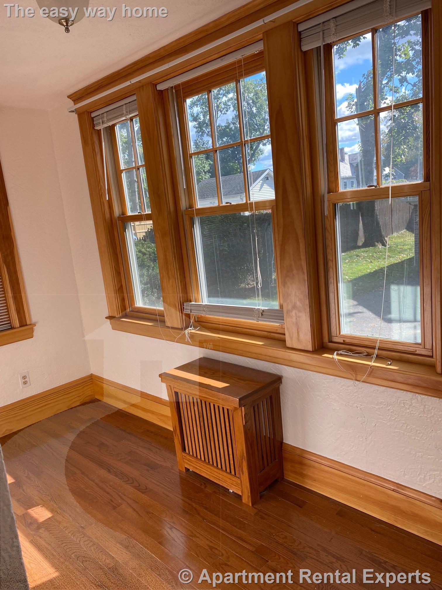 364 Auburndale Ave, Auburndale