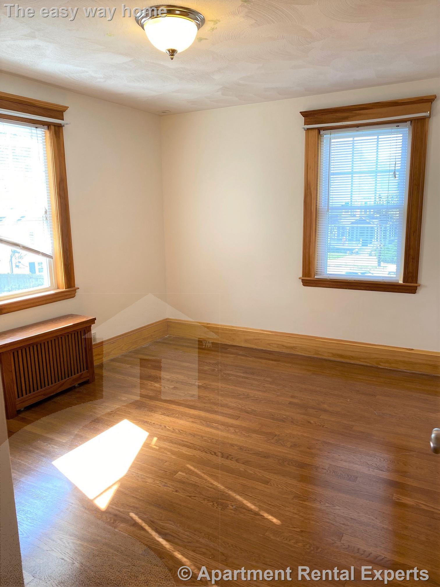 364 Auburndale Ave, Auburndale