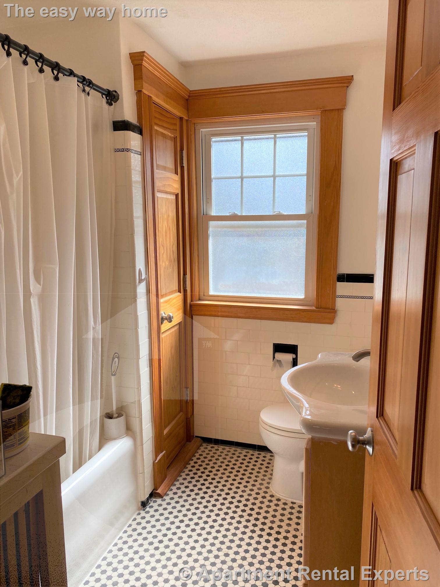 364 Auburndale Ave, Auburndale