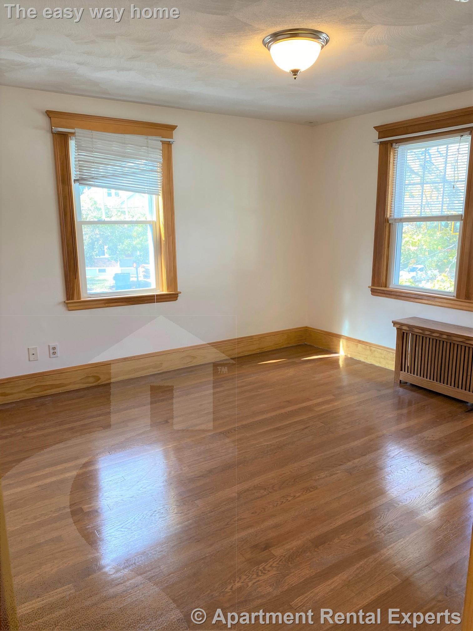 364 Auburndale Ave, Auburndale