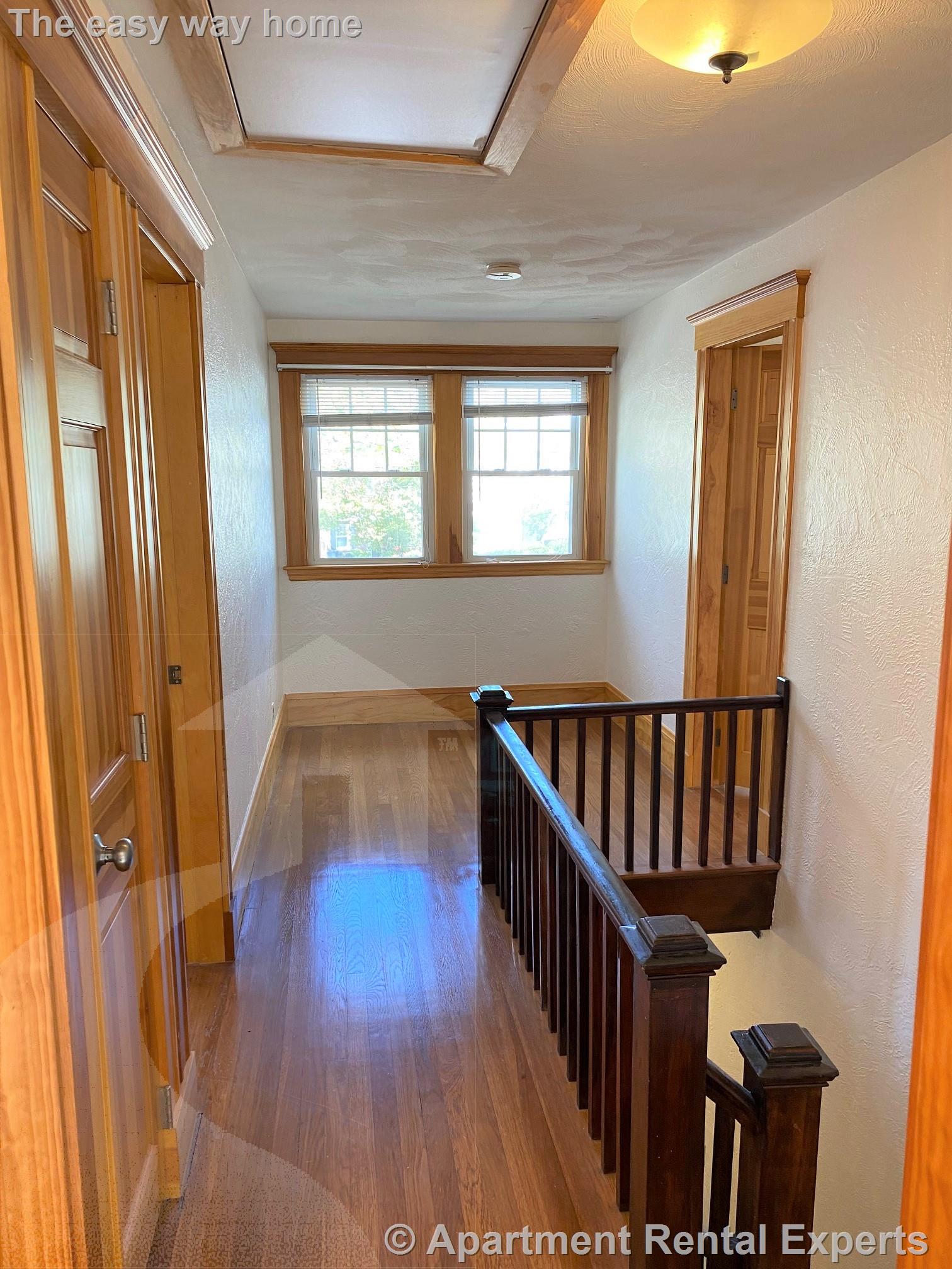 364 Auburndale Ave, Auburndale