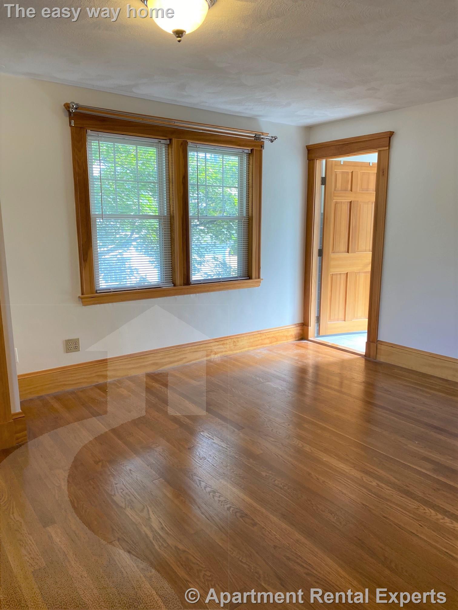 364 Auburndale Ave, Auburndale