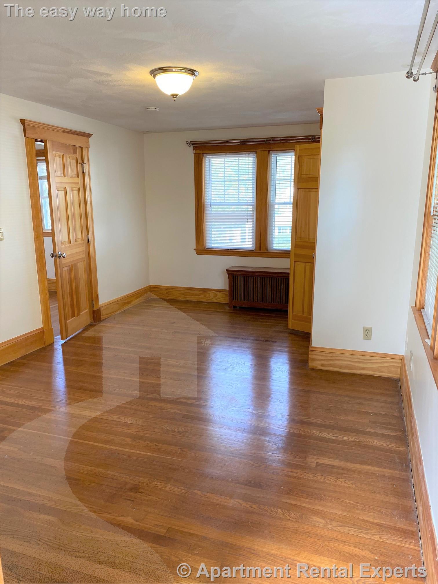 364 Auburndale Ave, Auburndale