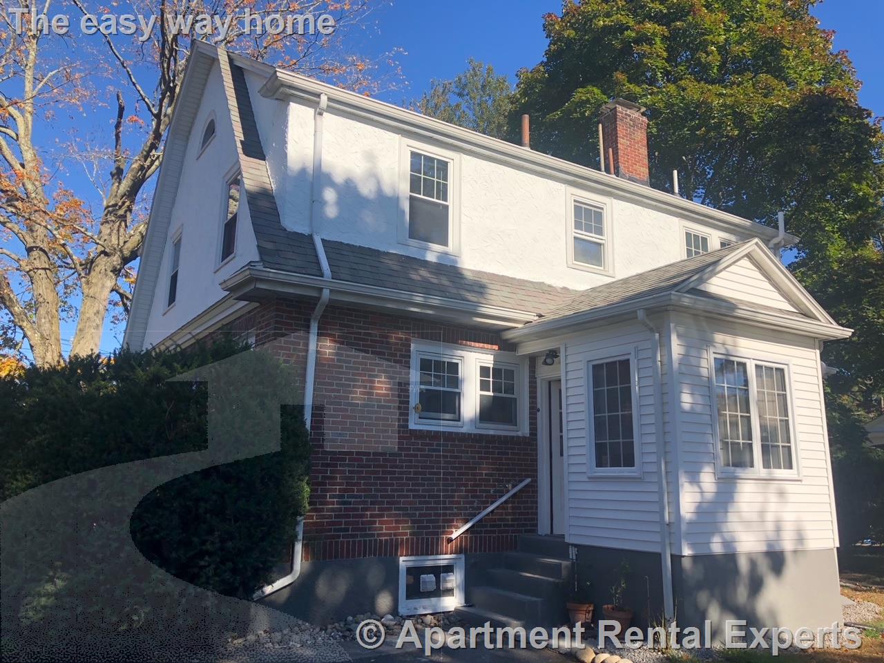 364 Auburndale Ave, Auburndale