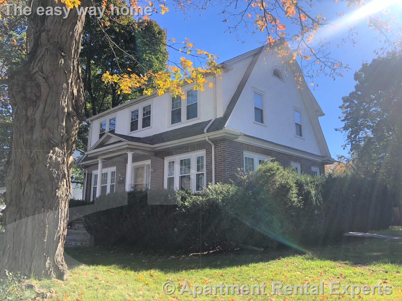 364 Auburndale Ave, Auburndale