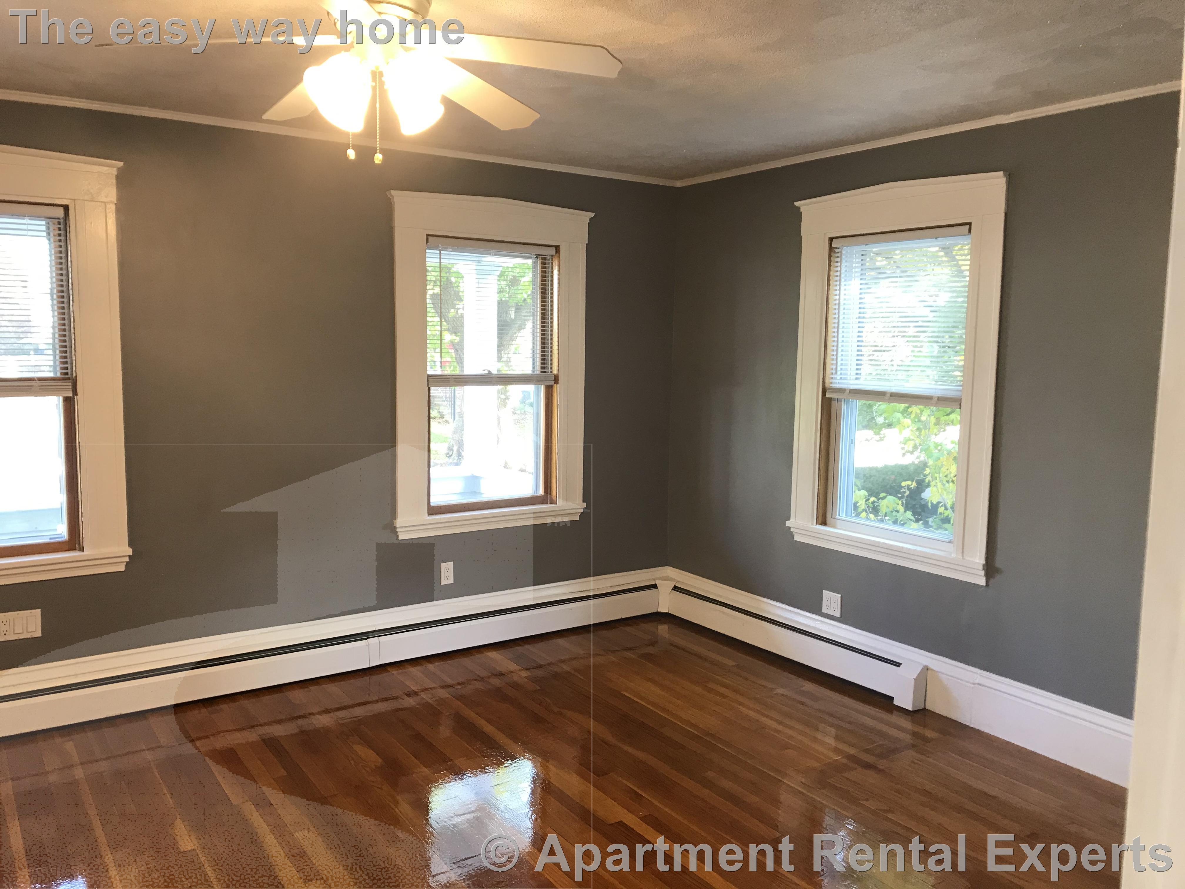 34 Pleasant St, Medford Square