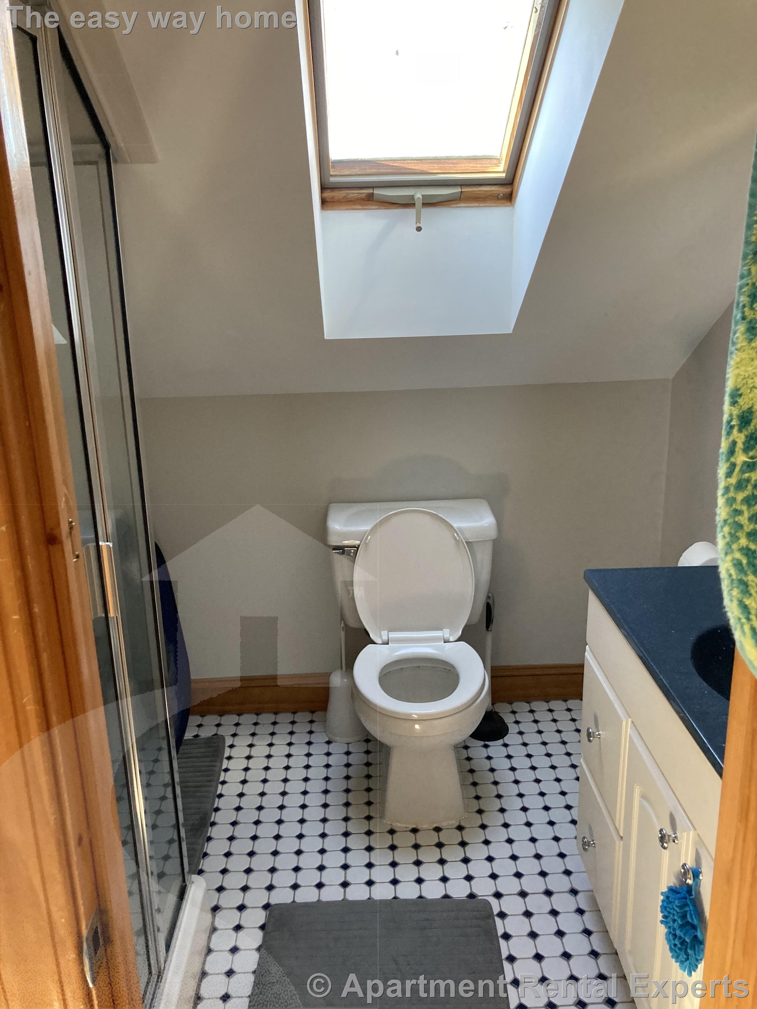 31 Frederick Ave, Tufts