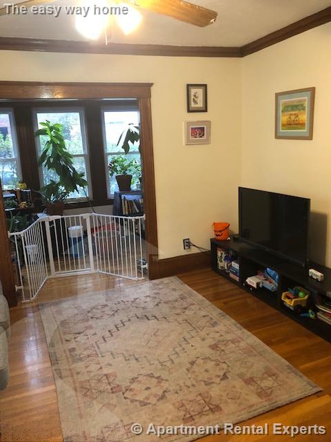 98 Bow St, Magoun Square