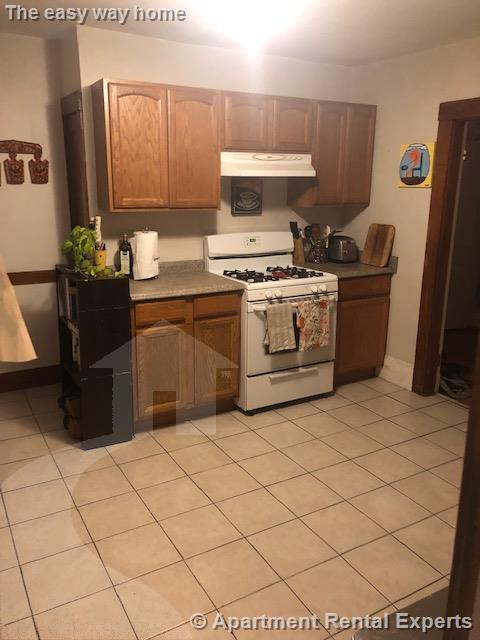 98 Bow St, Magoun Square