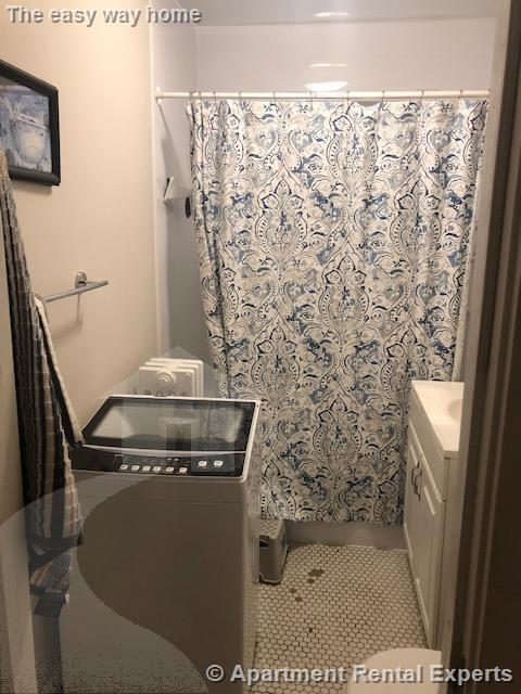 98 Bow St, Magoun Square