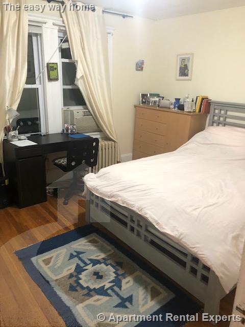 98 Bow St, Magoun Square