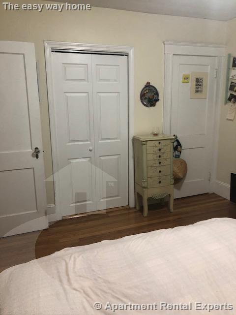 98 Bow St, Magoun Square