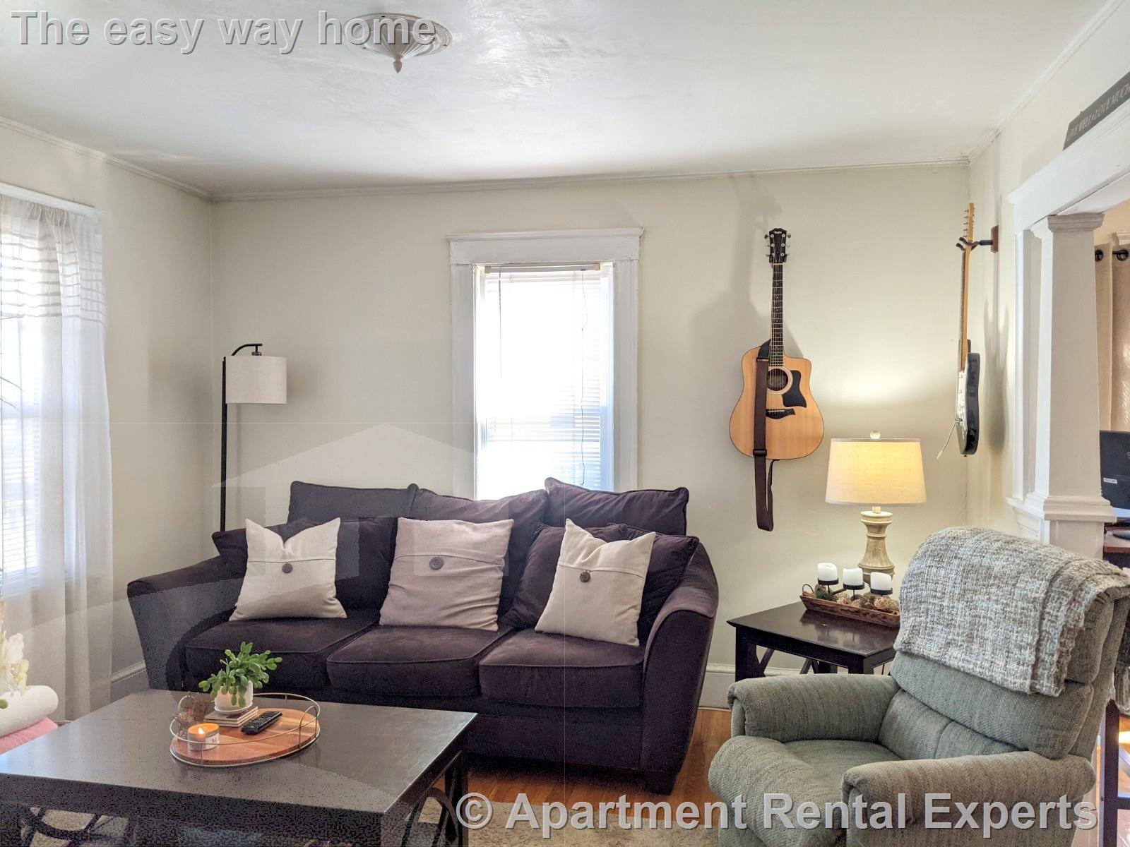 998 Broadway, Davis Square