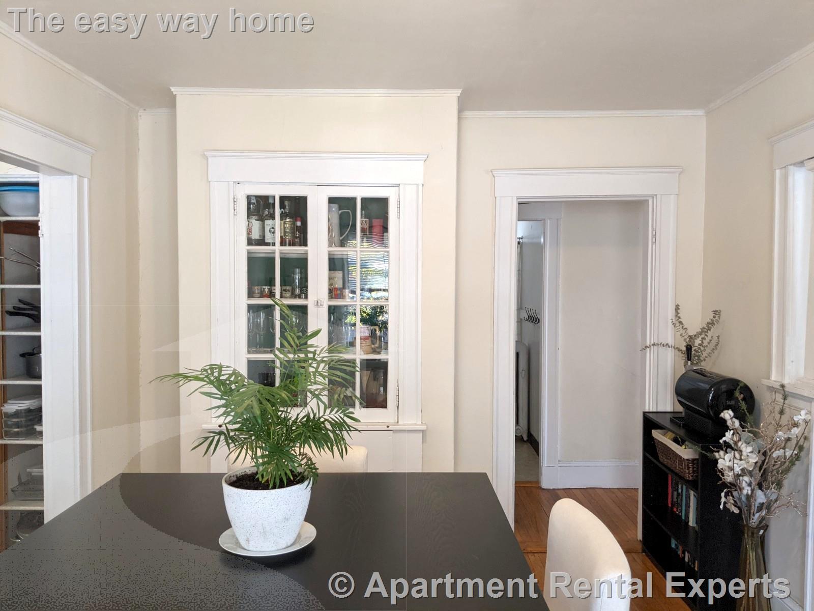 998 Broadway, Davis Square