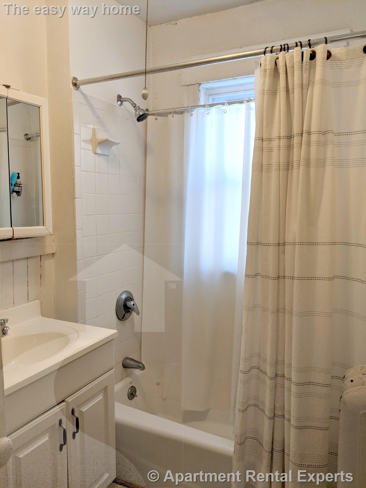 998 Broadway, Davis Square