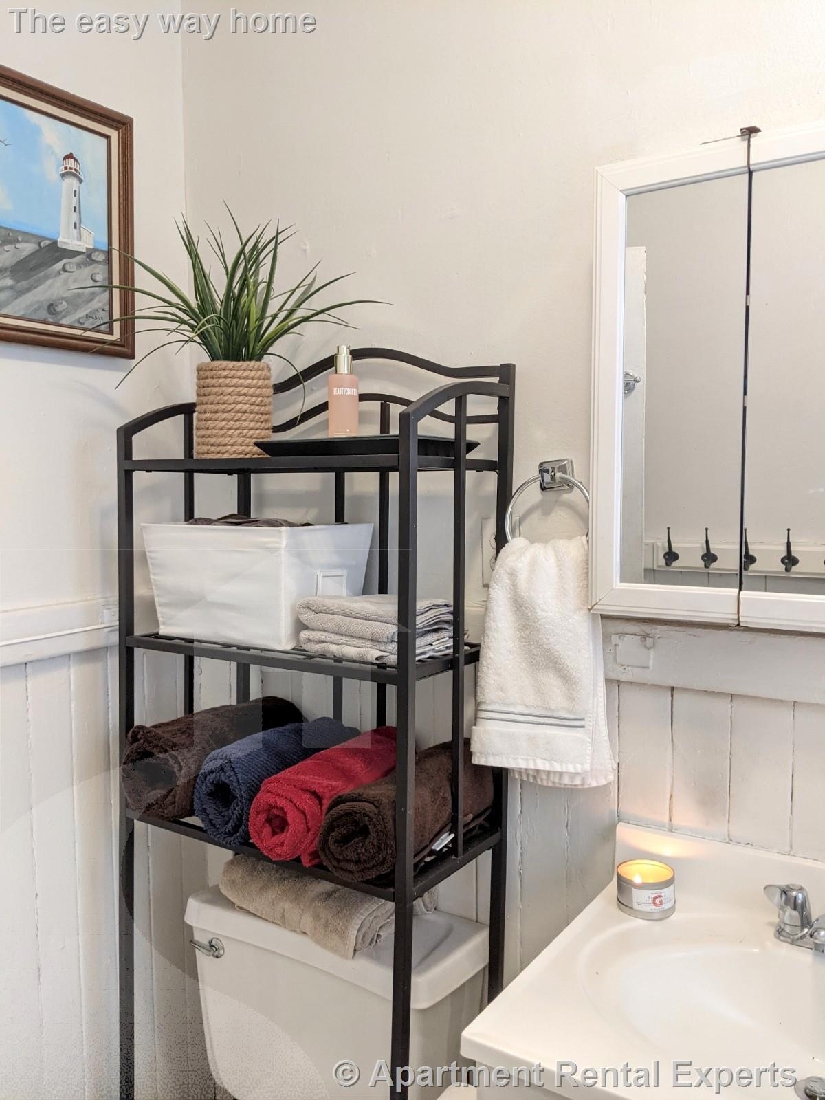 998 Broadway, Davis Square