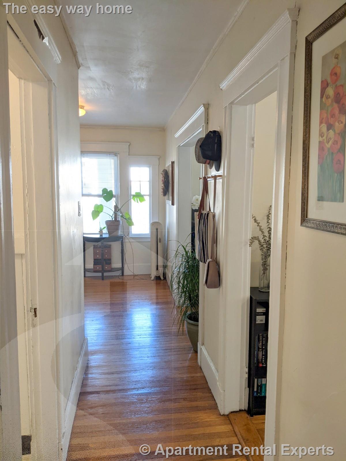 998 Broadway, Davis Square