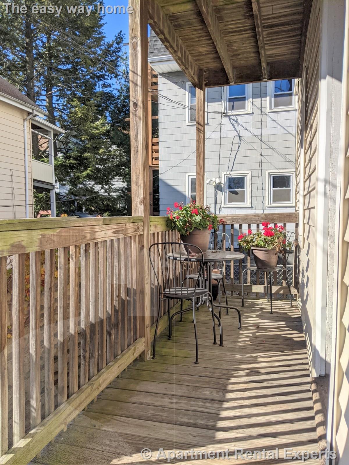 998 Broadway, Davis Square