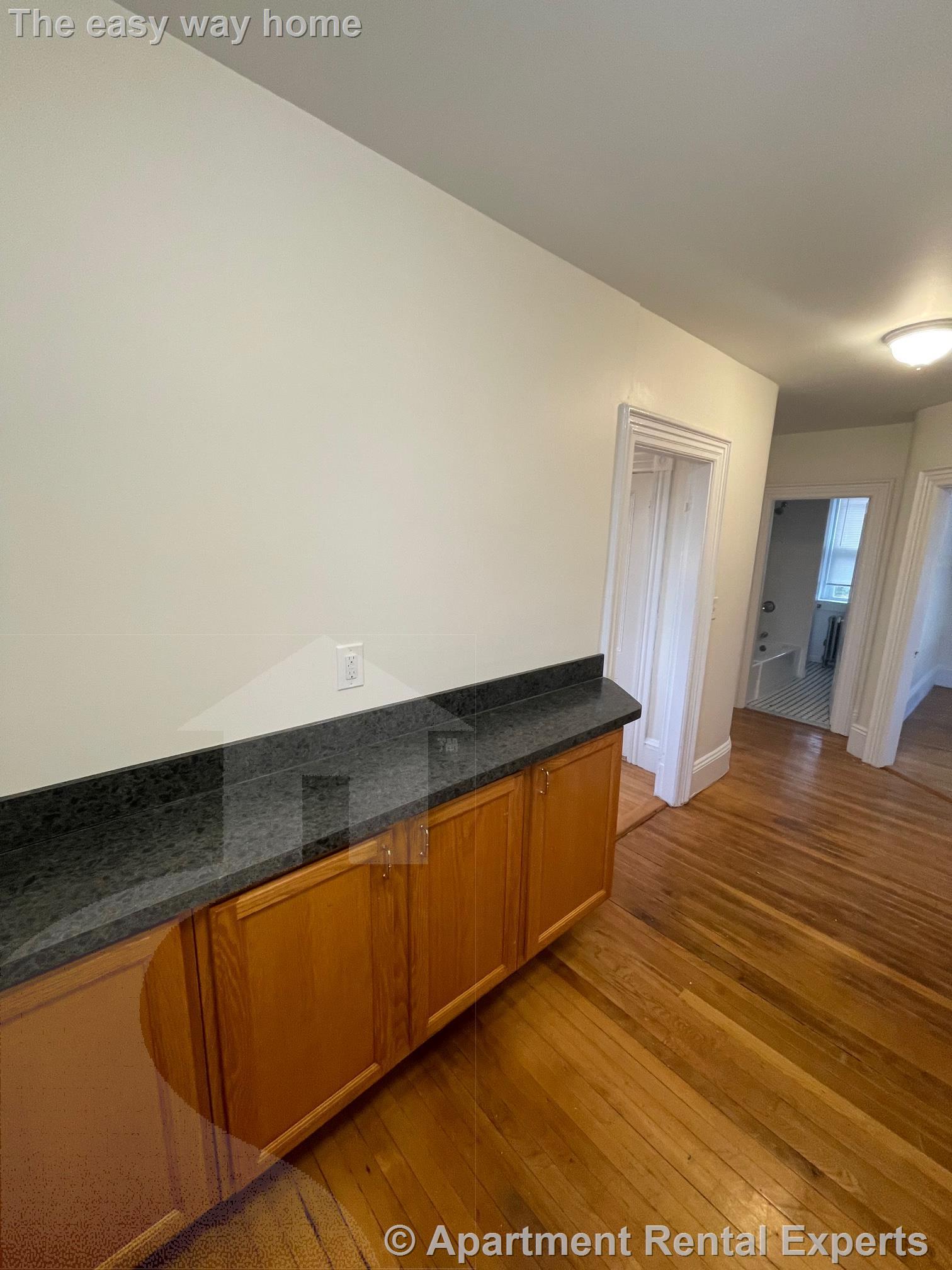 9 Moore St, Teele Square