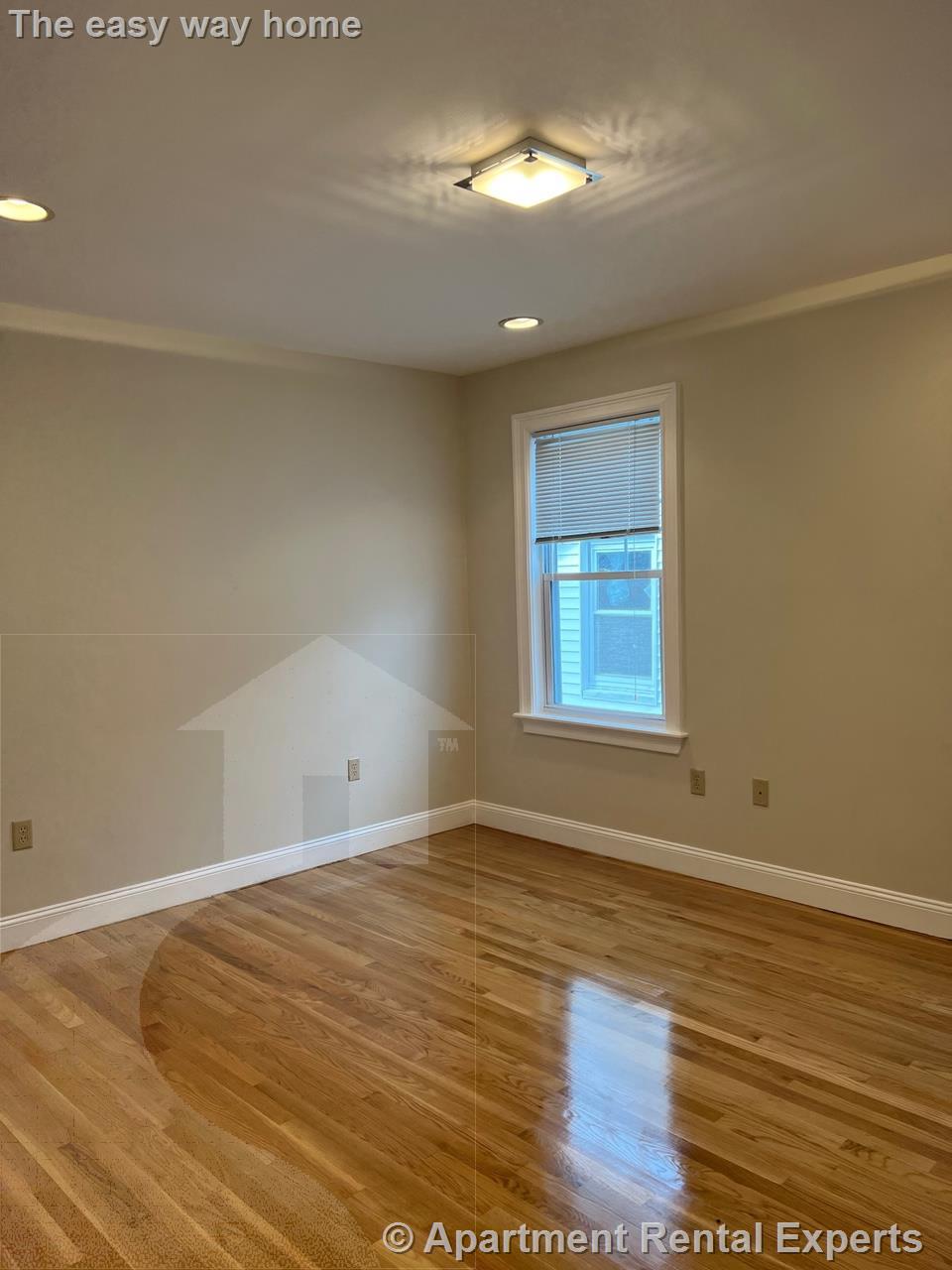 68 Line St, Ward Two