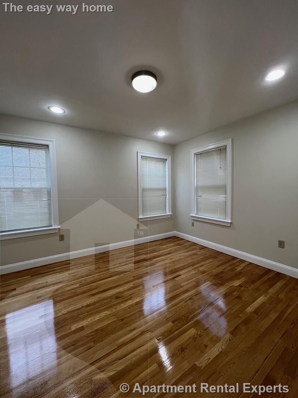 68 Line St, Ward Two