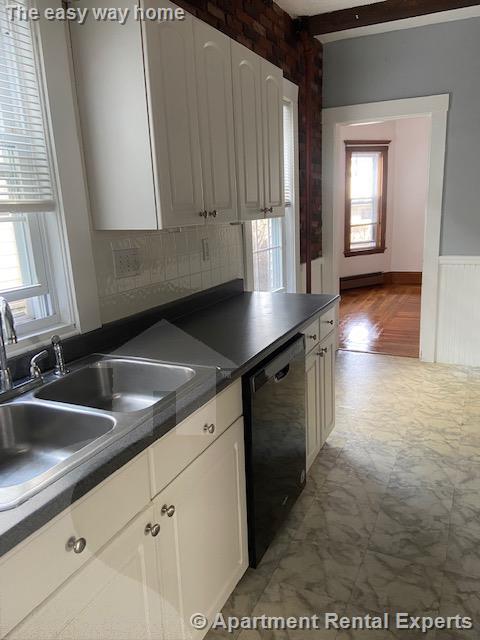 10 Bowdoin St, Tufts