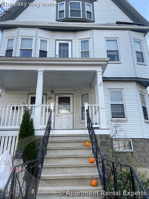 10 Bowdoin St, Tufts