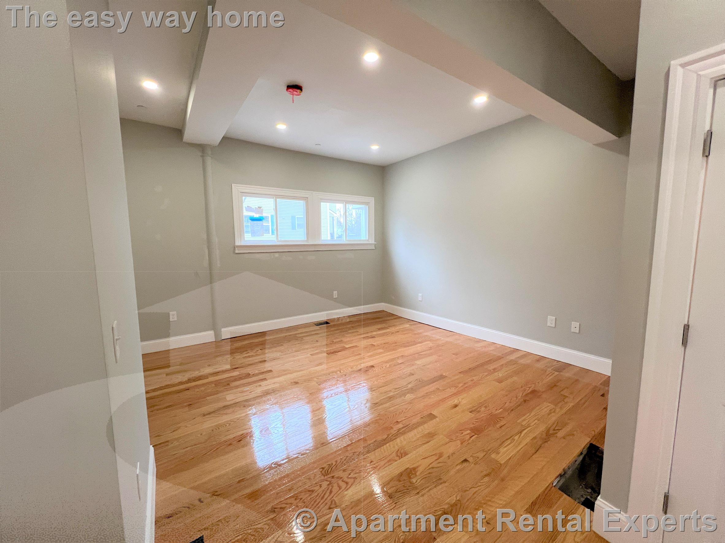 71 Pearl St, Sullivan Square