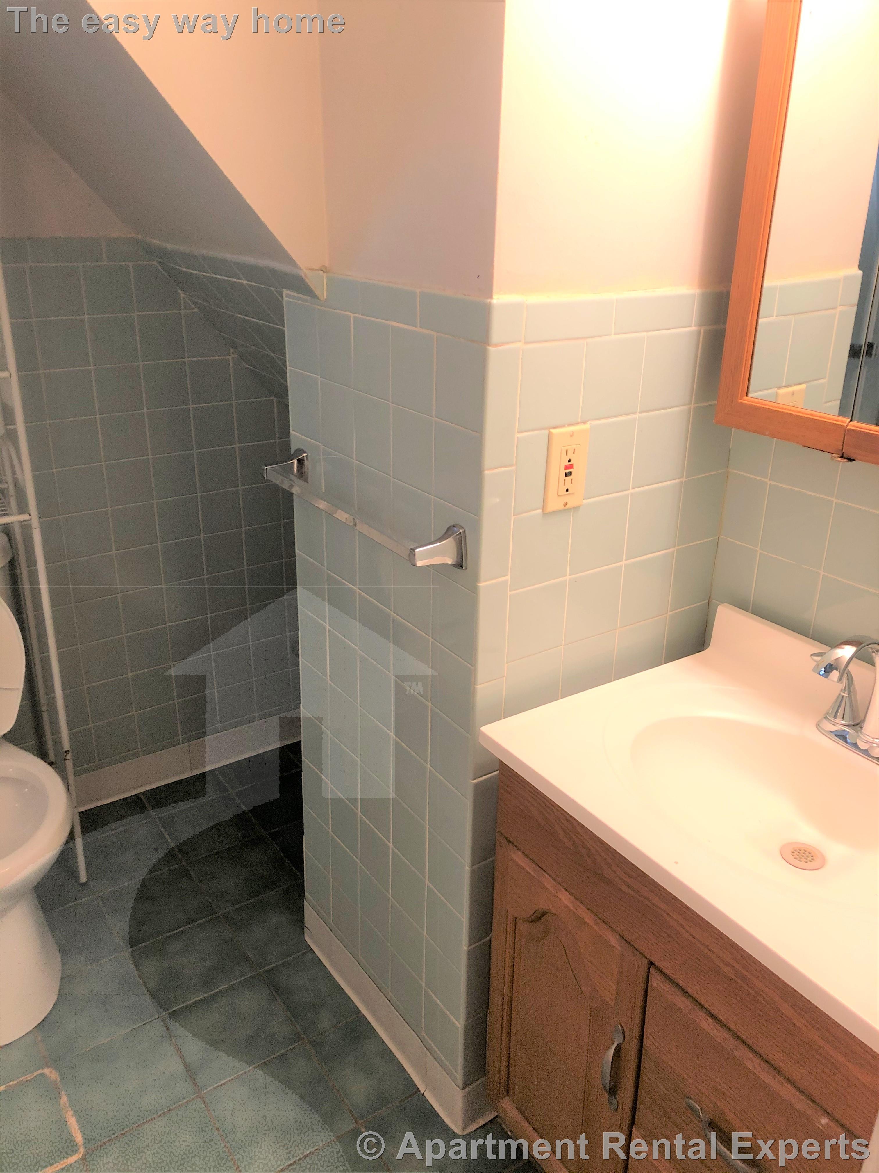 15 Auburn Ave, East Somerville