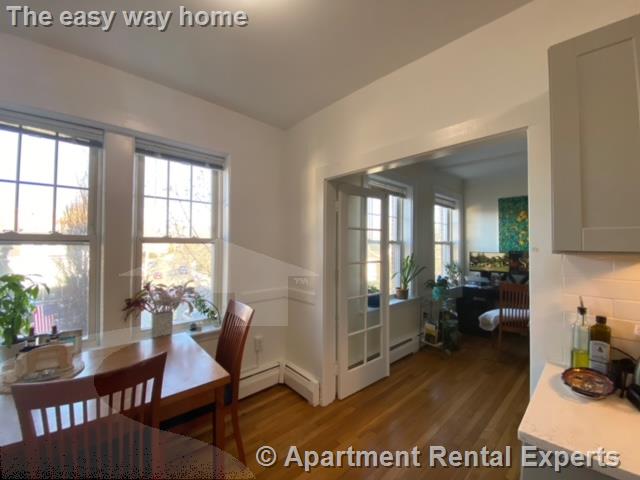 36 College Ave, Davis Square