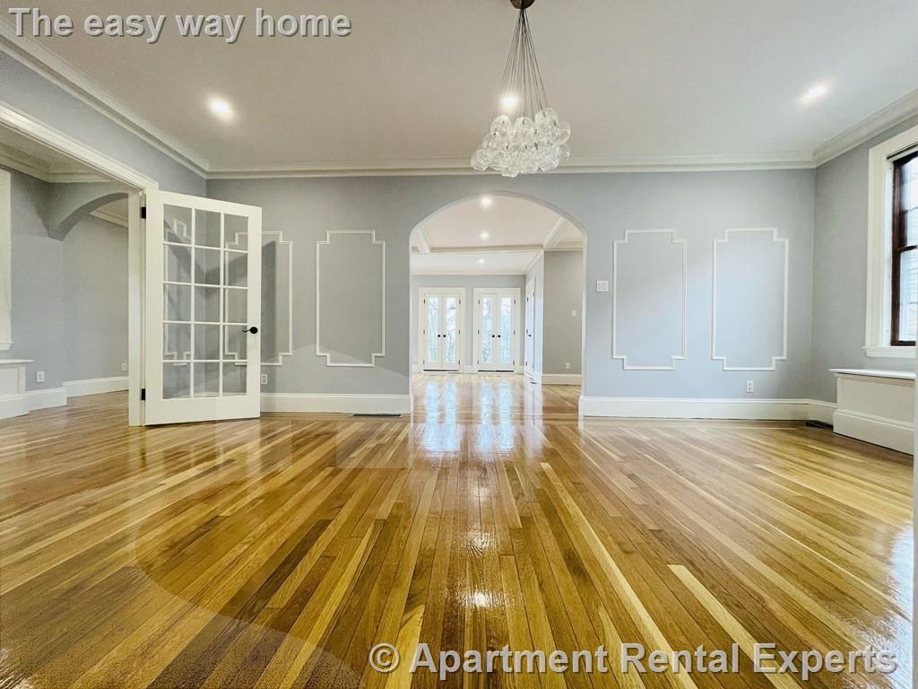 28 Wolcott Rd, Chestnut Hill