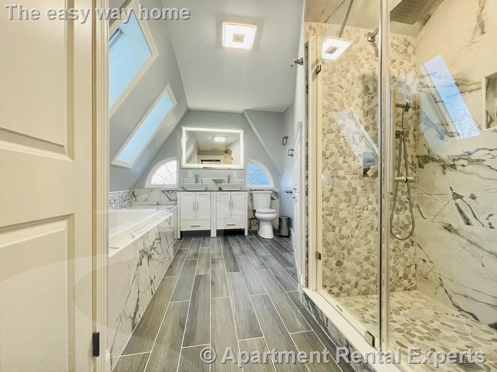 28 Wolcott Rd, Chestnut Hill