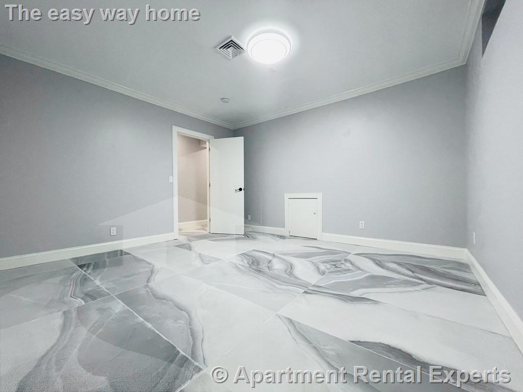 28 Wolcott Rd, Chestnut Hill