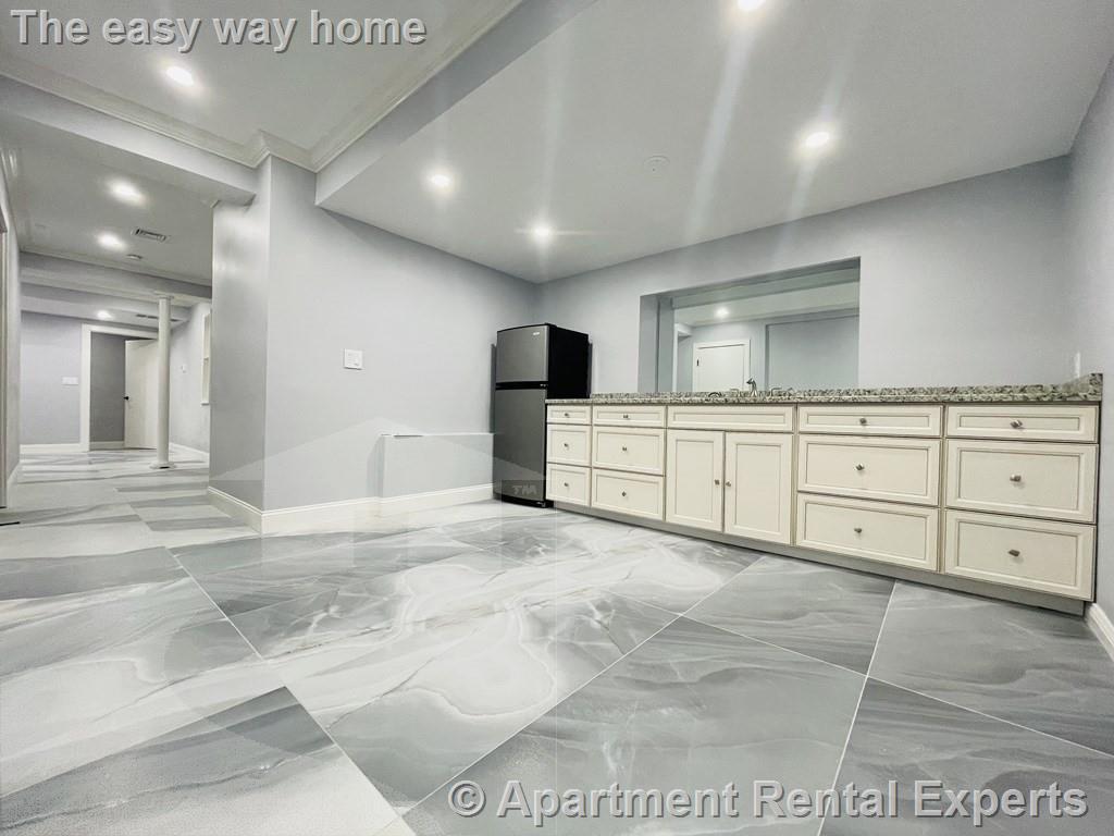 28 Wolcott Rd, Chestnut Hill