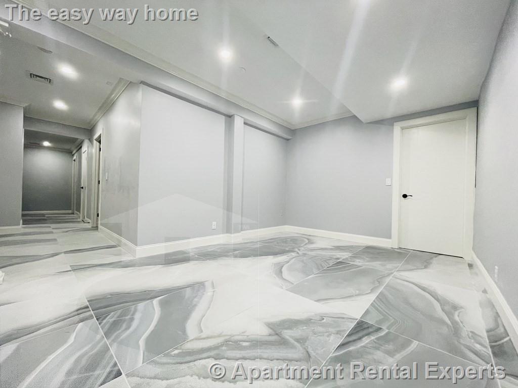 28 Wolcott Rd, Chestnut Hill