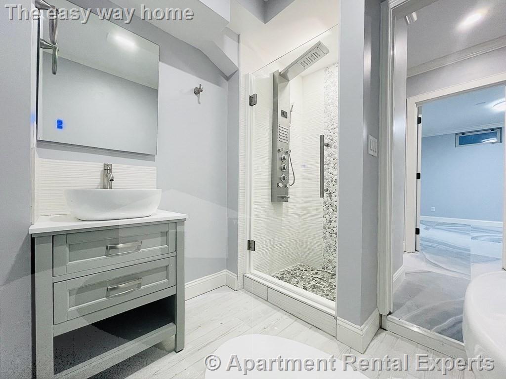 28 Wolcott Rd, Chestnut Hill