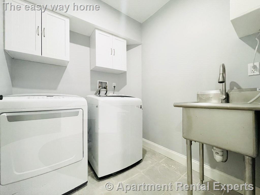 28 Wolcott Rd, Chestnut Hill