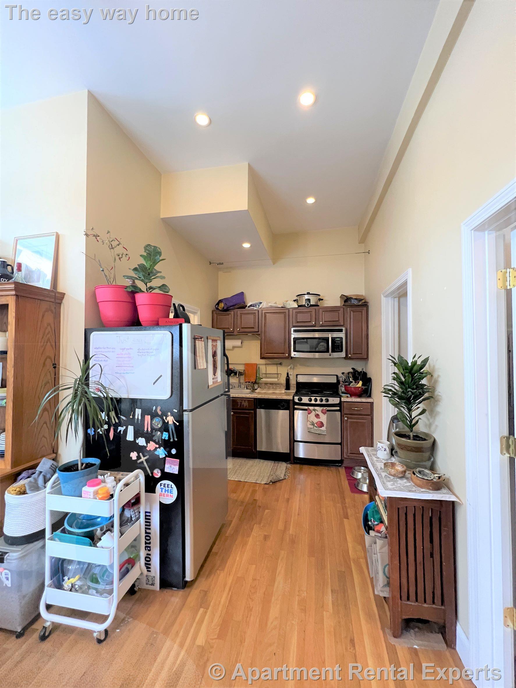 1298 Broadway, Teele Square