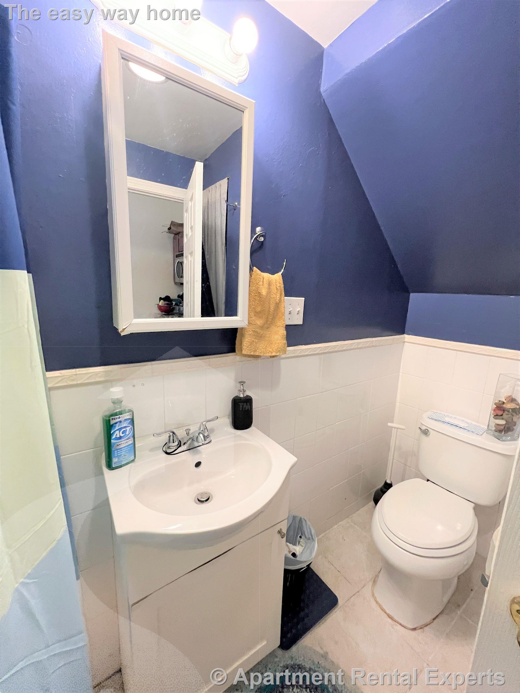 1298 Broadway, Teele Square