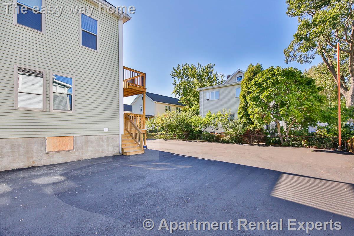 39 Harvard St, Tufts