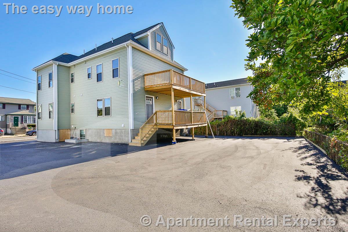 39 Harvard St, Tufts