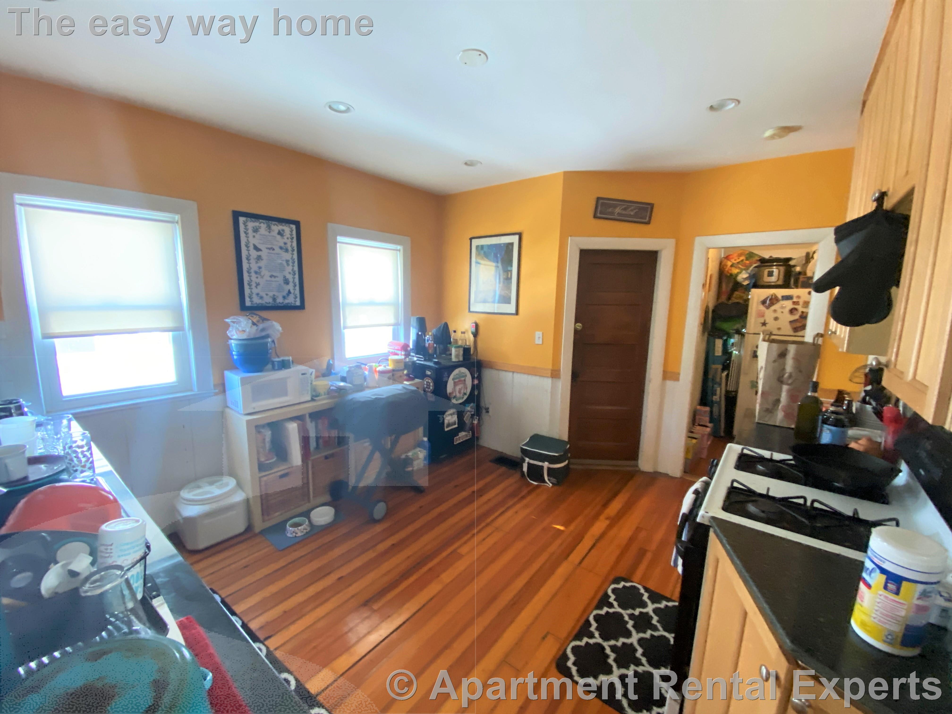 42-44 Newbern Ave, Tufts