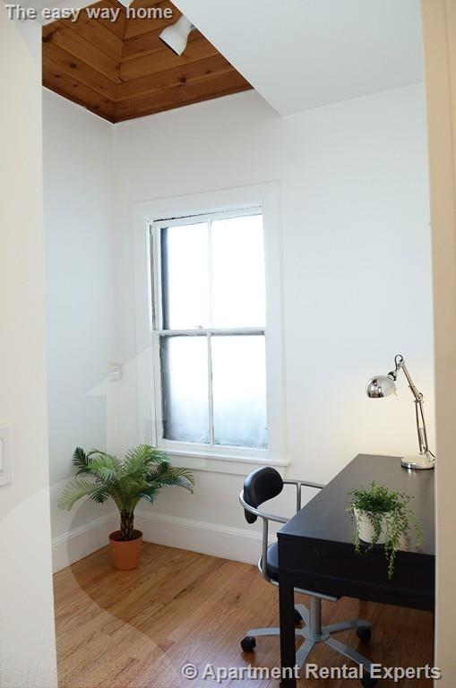 218 Harvard St, Central Square